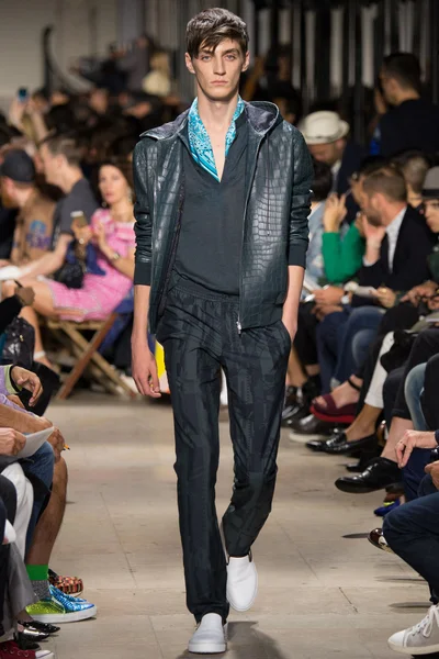 Look 35